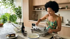 Cheesecake “adulto” com Bailey’s e ganache de chocolate: o detalhe que deixa cremoso e sem rachaduras