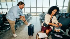 Viajar depois dos 60 sem estresse: 10 cuidados simples que fazem diferença do embarque ao passeio