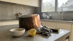 Em poucos minutos, o cobre volta a brilhar: 3 receitas de cozinha para tirar o verde sem riscar