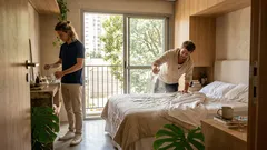 Borrife na roupa de cama antes de dormir: 5 perfumes caseiros e o cuidado que evita exageros